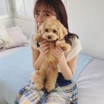 石川恋、『わんにゃんWalker』表紙撮影で“こはだくん”にメロメロ！