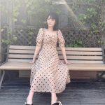 道重さゆみ、ドット柄のワンピースで放つ清涼感