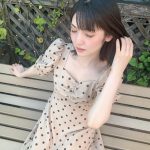 道重さゆみ、ドット柄のワンピースで放つ清涼感