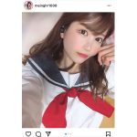 永原芽衣、セーラー服で寝そべり自撮り公開「反則ですこれは!!」