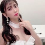 森咲智美、デコルテ披露のドレスコーデに反響ぞくぞく