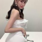 森咲智美、デコルテ披露のドレスコーデに反響ぞくぞく