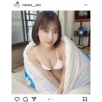 #ババババンビ 水湊みお、白ビキニでくるまるお布団グラビア披露！