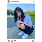 西永彩奈、制服姿で見つめる眼差しが可愛すぎる！「気持ちは18歳です」