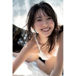 『ガールガンレディ』で話題の女子大生グラドル・志田音々が見せるくびれボディ