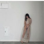 高崎かなみ、スケスケワンピースのオフショット公開「ビリビリになりました笑」