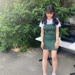 豊田ルナ、黒髪ツインテールに合うスニーカーコーデを紹介