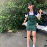 豊田ルナ、黒髪ツインテールに合うスニーカーコーデを紹介