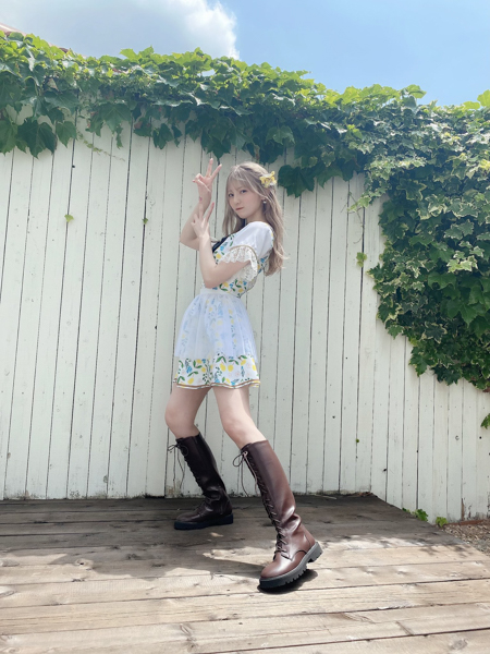 ニジマス 吉井美優、爽やか新衣装で魅せる“絶対領域”にファン歓喜