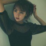 石川恋、大人っぽいアンニュイな表情＆茶目っ気溢れる写真に「綺麗過ぎ」「妖艶な美しさ」と反響！