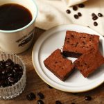 EXILE TETSUYAプロデュースの「AMAZING COFFEE」が、「世にもおいしいチョコブラウニー」とのコラボ商品を発売