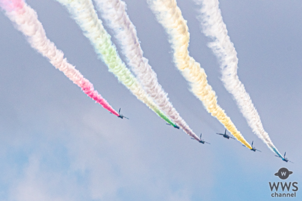 ブルーインパルス、開会式目前に東京上空で五輪描く