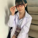 JamsCollection・坂東遥、“えちえち”赤メガネのリケ女に変身！