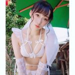 日野アリス、花嫁風の純白ビキニ姿で「ずっと一緒にいてくれる？」