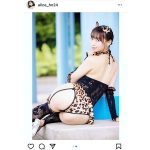 日野アリス、魅惑の美尻に釘付けの女豹ショット！