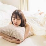 暢・犬飼貴丈と藍子・堀未央奈がセクシーなベッドシーンで魅了＜サレタガワのブルー＞