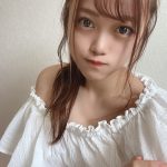 AKB48 春本ゆき、涼しげなオフショルで肩出し！「目のやり場にほんと困る」