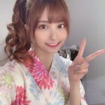 花咲れあ、浴衣姿で指ハートをお届け！