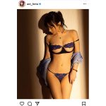 日向葵衣、大人の色気放つ下乳あらわな下着ショット！