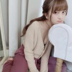 竹内星菜、私服から胸元チラ見せのツンデレショットが可愛すぎる！