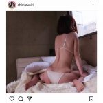 清水あいり、ランジェリー姿のバックショットで「魅力的」なヒップを披露！