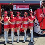 レースクイーン 亀澤杏奈、コスチュームからのぞく絶対領域がセクシー！「可愛いです」