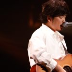 秦基博、弾き語りで『ひまわりの約束』を美声とともに奏でる＜J-WAVE LIVE 2021＞