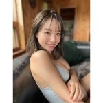 近藤里奈、キャミソール姿の肌見せオフショット公開