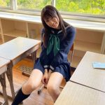 桜りんが女子高生に！スラリと伸びる美脚に歓喜の声