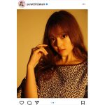 由良朱合、ヒョウ柄服で色っぽいポートレート披露