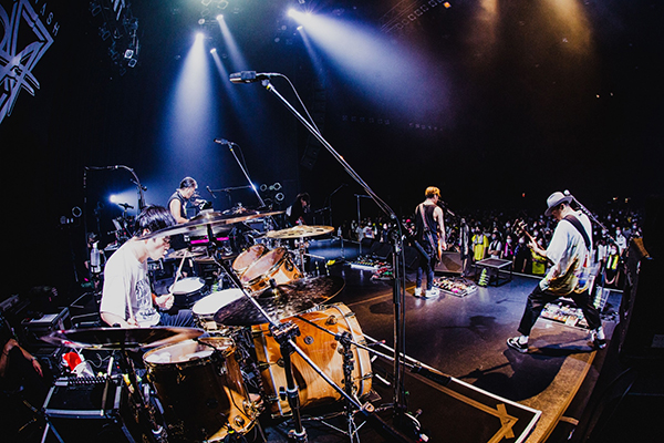 Dragon Ash主宰の対バンツアー開催!ストレイテナーを迎えた東京公演で観客に感謝