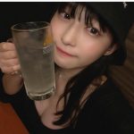 我妻ゆりか、黒のモノトーンコーデで胸チラ「めっちゃ似合う」「素敵ですよ」