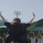AKB48、98人で魅せる圧巻のダンスに注目!『根も葉もRumor』MVが公開