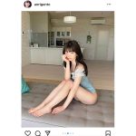 源藤アンリ、スラリと伸びた美脚に釘付け!