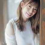 日向坂46 東村芽依、「やんちゃる」な笑顔が愛くるしい表紙カットが解禁!＜blt graph.vol.69＞