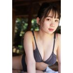 池本しおり、『ミニグラ』ボディで「ヤングマガジン」表紙を飾る