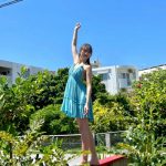 モー娘。牧野真莉愛、ビキニ姿のグラビアオフショットを披露！「真夏の美少女」