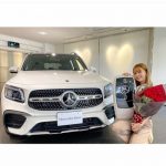 藤田ニコル、総額700万のベンツ・GLBの納車を報告！「人生で初めてのマイカーです」
