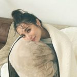 石川恋、お団子ヘアでリラックスした姿に歓喜の声ぞくぞく