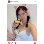 九条ねぎ、猫耳ヘッドホン×タンクトップでゲームをプレイ