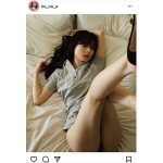 近衛りこ、裏もも見せつけの美脚ショット