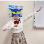 【ポーズもバッチリ】黒木ひかりがアクション仮面に変身!