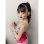 NMB48 新澤菜央、キャバ嬢風衣装で肌見せセクシー!「控え目に言って好きです」