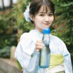 佐藤ノア、浴衣姿でラムネを差し出す仕草にキュン