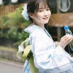 佐藤ノア、浴衣姿でラムネを差し出す仕草にキュン