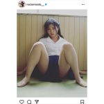 佐藤望美、困惑の表情でM字開脚