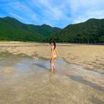 吉澤遥奈、黄色ビキニで腹筋割れボディ披露!