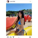吉澤遥奈、青空に映える水色ビキニオフショットに歓喜の声!