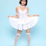 佐々木萌香、まるで天使な純白セクシーショットに釘付け!