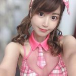 永原芽衣、可愛さあふれるギンガムチェック衣装で釘付け!